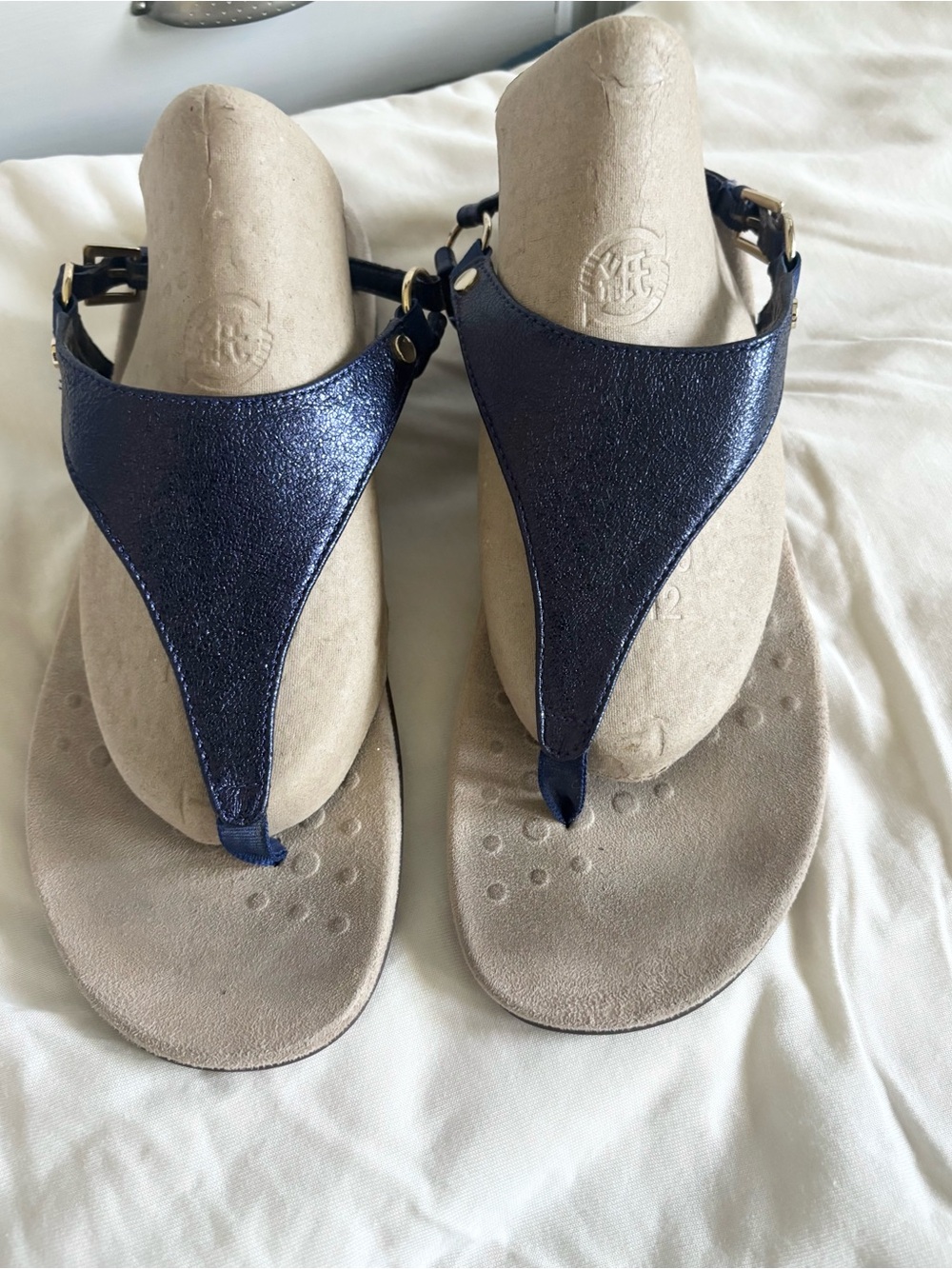 *Vionic* Kirra NAVY metallic T strap leather sandals orthotic arch support sz 10